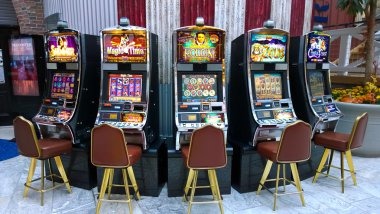jagoku777 mobile app interface showing slot tournaments and live-dealer tables